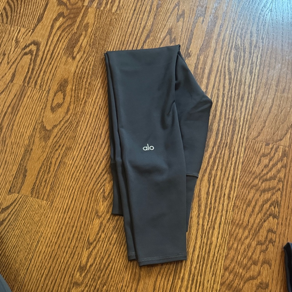ALO Yoga Charcoal Leggings
